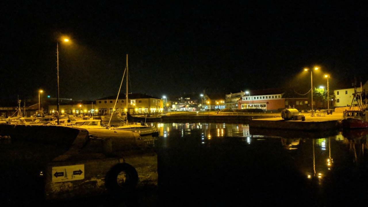 Motel Harbour Sleep Neksø Exterior foto